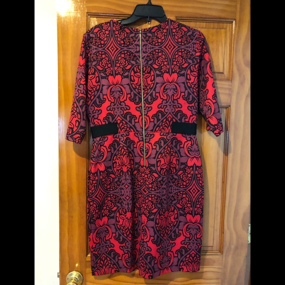 Gabby Skye size 10 red and black dress - Picture 2 of 3